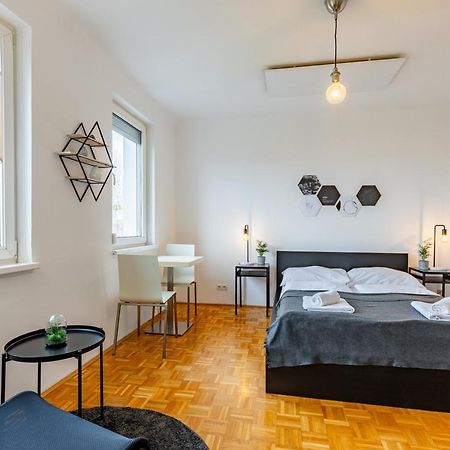 New With A View - Modern Studio Vienna Exterior photo