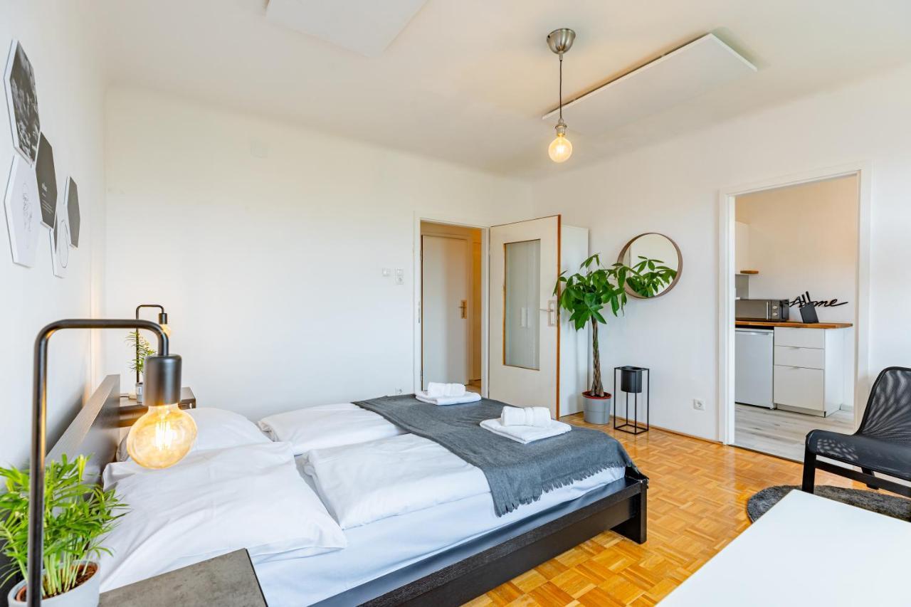 New With A View - Modern Studio Vienna Exterior photo