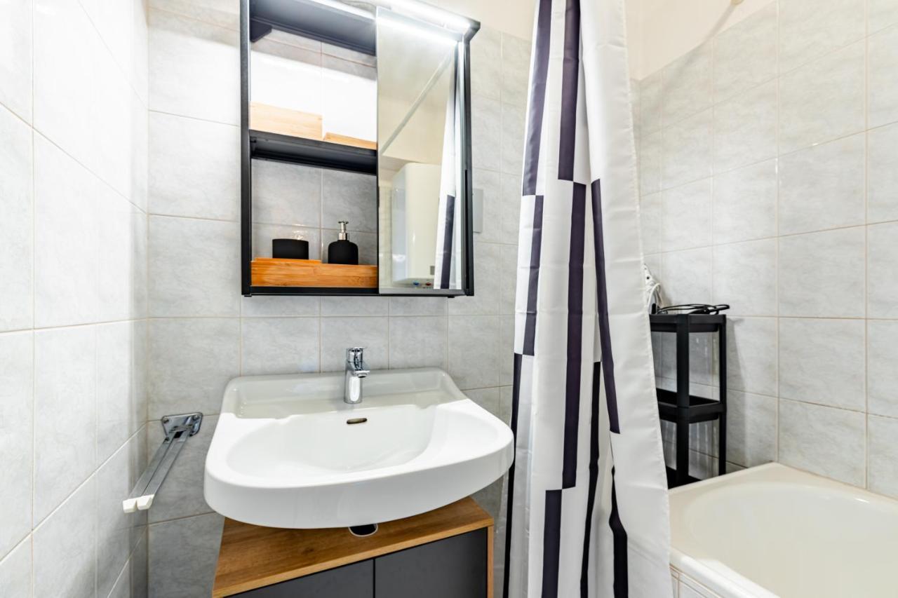 New With A View - Modern Studio Vienna Exterior photo